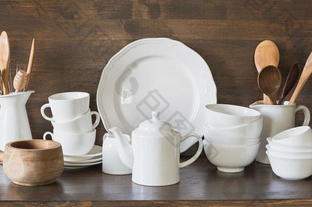 陶器黏土制品白色餐具的东西木桌面厨房生活