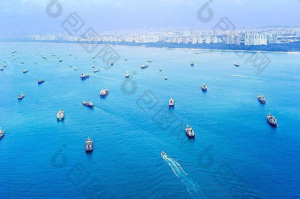 空中视图货物船只新加坡港