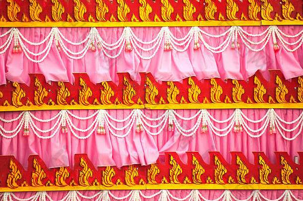 传统的泰国织物装饰车火箭节日游行显示