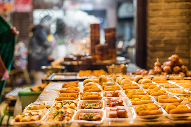 各种各样的中国人零食表格街市场成都四川省中国