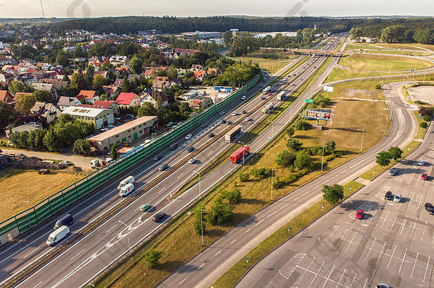 格但斯克波兰8月高速公路空中视图