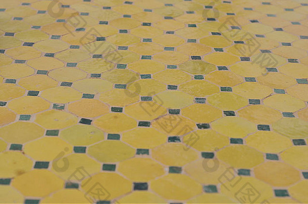 黄色的蓝色的彩色模式陶瓷上釉瓷砖马拉喀什摩洛哥