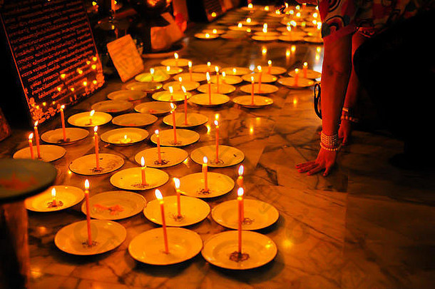 蜡烛寺庙泰国