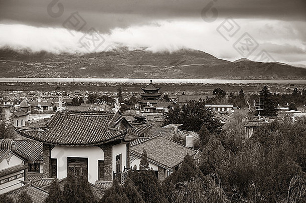 达利小镇屋顶视图多云的苍山云南中国