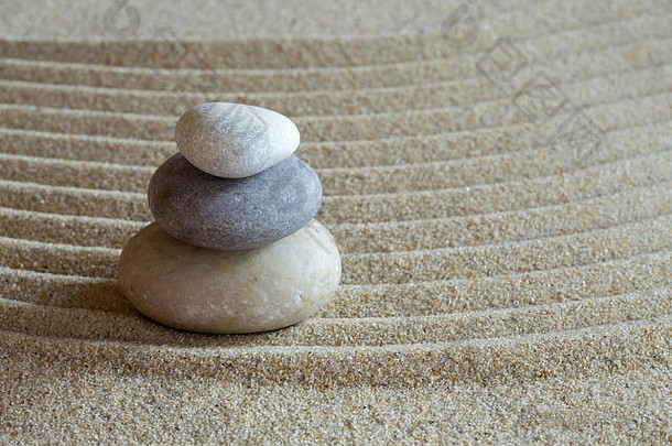 微型Zen花园岩石沙子模式