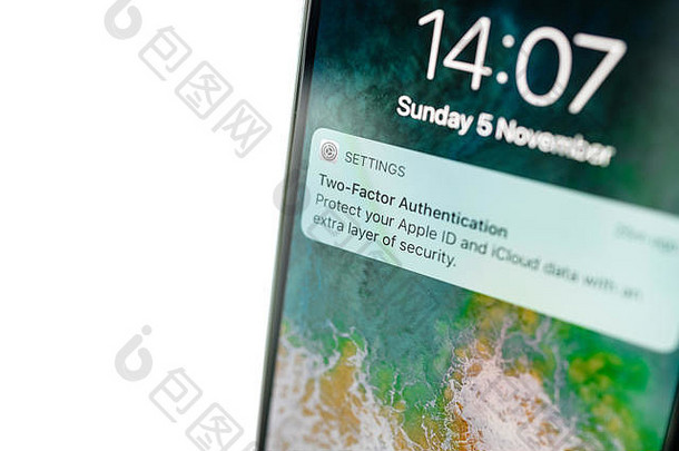 巴黎法国11月双因素身份验证最新的iPhone苹果电脑消息屏幕安全隐私信息数据电话