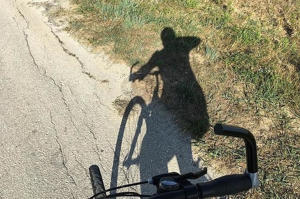 骑自行车采取照片假期希腊凯法利尼亚岛岛爱奥尼亚海
