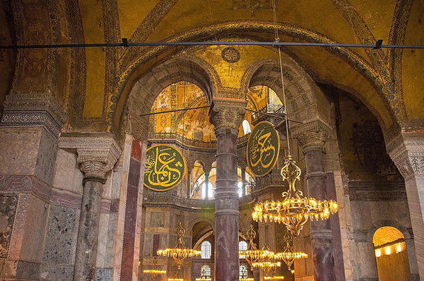 拱地面地板上ayasofia不知索菲亚Sultanahmet伊斯坦布尔火鸡建教堂转换清真寺