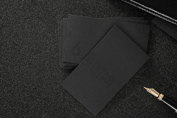 空白黑色的业务卡模拟黑色的背景联系信息设计templete