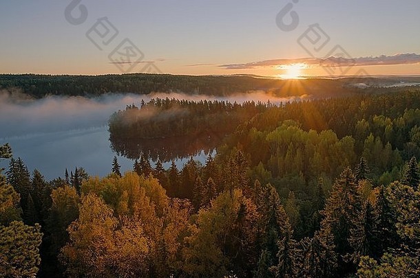 多雾的早....<strong>正大</strong>堂自然储备公园芬兰太阳支安打雾湖早期早....