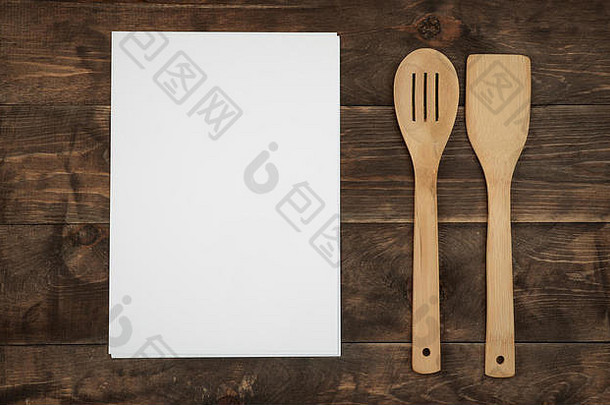 木厨房用具空白纸表食谱木董事会