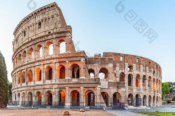 罗马圆形大剧场竞技场照亮巨大的罗马圆形剧场早期早....罗马意大利