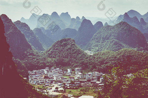 景观桂林岩溶山位于yangshuo桂林广西中国
