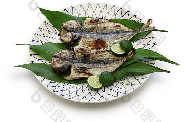烤鱼马鲭鱼日本厨房孤立的白色背景