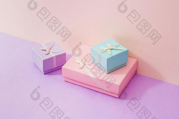 礼物盒子粉红色的语气背景
