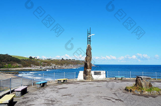 移民纪念碑维亚西班牙位于的观点海滩维亚致敬移民
