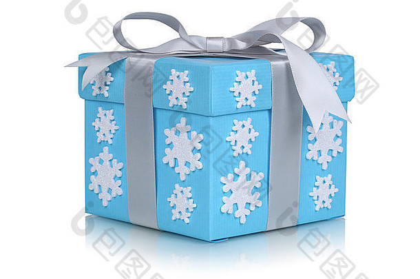 圣诞节礼物盒子弓雪片礼物冬天孤立的白色背景