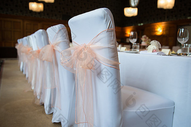 婚礼椅子涵盖了弓白色涵盖了桃子弓婚礼接待