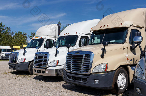 zionsville约8月集装箱货运列车半拖拉机预告片<strong>卡车</strong>排出售集装箱货运列车拥有戴姆勒<strong>卡车</strong>