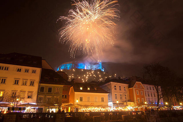 烟花卢布尔雅那城堡年庆祝活动卢布尔雅那斯洛文尼亚