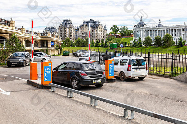 喀山俄罗斯6月自动不断上升的手臂障碍条目停止交通车停车繁荣障碍