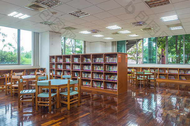 宜兰台湾10月大房间公共图书馆
