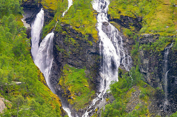 级联瀑布图片弗拉姆火车弗拉姆挪威斯堪的纳维亚半岛欧洲