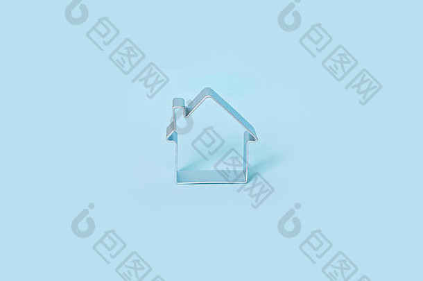 简单的形状小房子孤立的蓝色的背景保险租赁住房概念