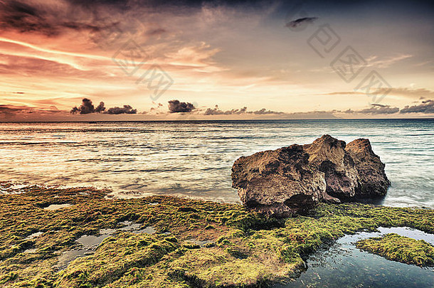 美丽的海景石头前景菲律宾