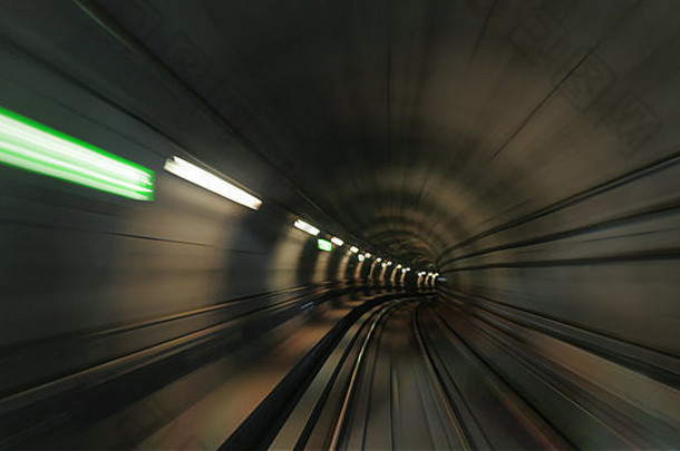 地铁隧道运动