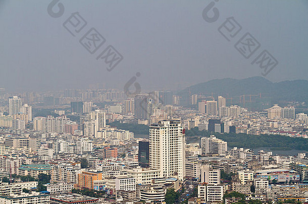 中国海南岛城市三亚空中视图