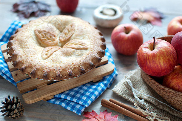 苹果馅饼水果成分秋天叶子cinammon棒木表格