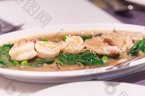 美味的传统的中国人在香港香港唐人街风格<strong>海鲜锅</strong>炸面条虾甘蓝蔬菜一流的东方厨房菜cuisin