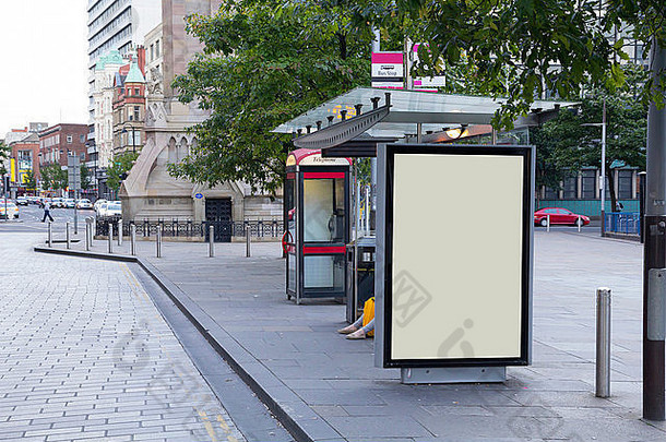 空白广告牌公共汽车停止城市环境