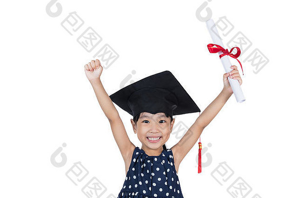 亚洲中国人女孩穿毕业帽持有文凭孤立的白色背景