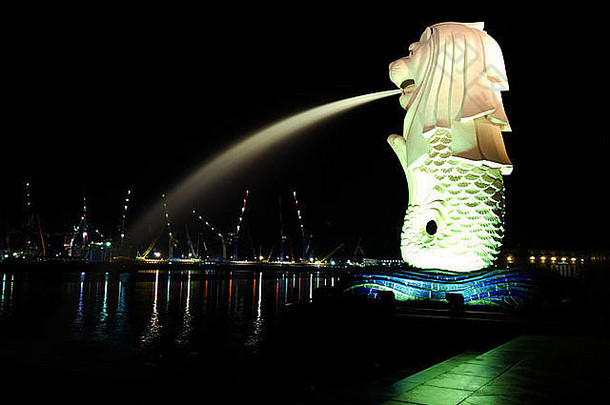 鱼尾狮雕像新加坡