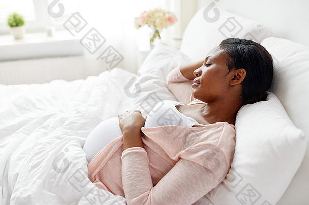 怀孕了非洲美国女人睡觉首页