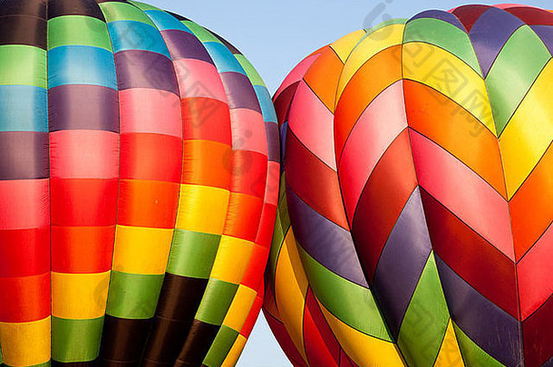 色彩鲜艳的热空气气球