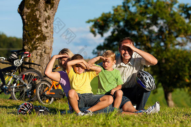 家庭使自行车骑