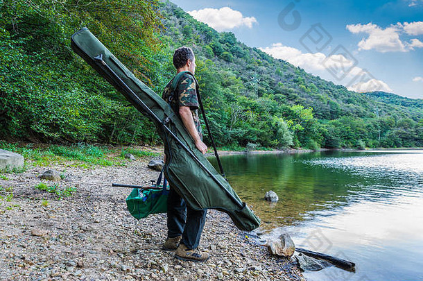 钓鱼冒险鲤鱼钓鱼渔夫湖海岸伪装钓鱼齿轮绿色袋模仿杆手提旅行袋