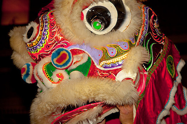 狮子舞者中国人一年庆祝活动