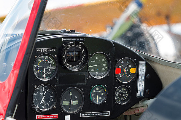 驾驶舱zlin用特技飞行的飞机aerexpo航空事件西威尔机场北安普敦郡英国