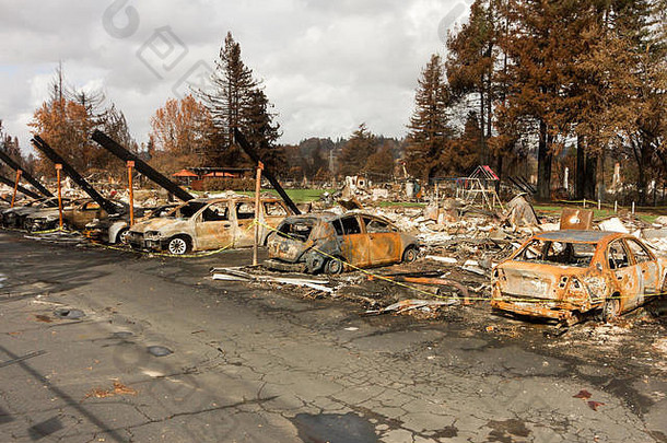 停车很多图片捕获社区圣诞老人蔷薇属加州森林大火早期10月