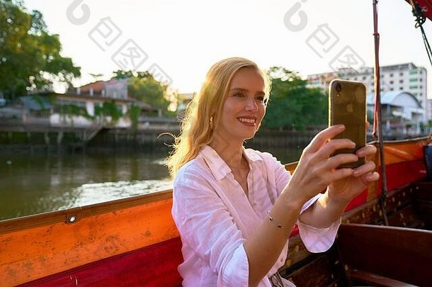 女人观光长跟踪船曼谷