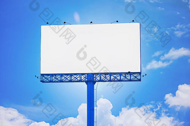 空白广告广告牌蓝色的天空背景故意添加应用广告图片图形图片白色区域