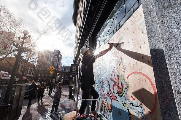 市中心温哥华加拿大4月壁画盖斯镇画当地的艺术家支付致敬医疗保健工人科维德