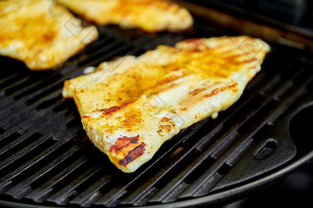 烤派克角气体烧烤烤海鲜烧烤鱼复制空间健康的食物