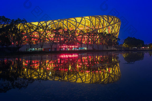 鸟的巢体育场北京