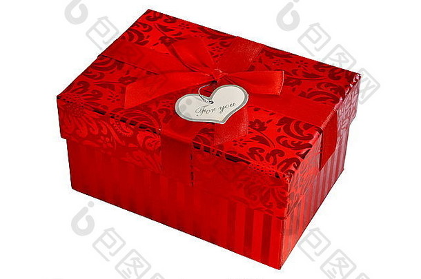 红色的礼物盒子缎丝带弓心形状卡孤立的