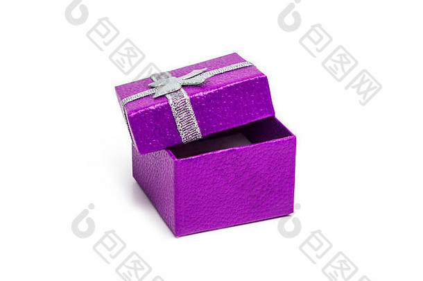 开放紫罗兰色的礼物盒子银丝带孤立的白色背景